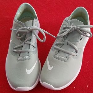 Nike sneakers 5Y slightly worn